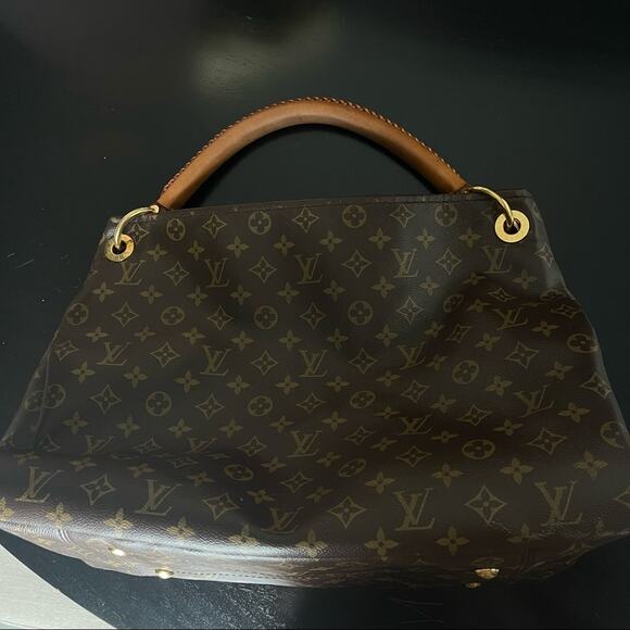 Louis Vuitton Artsy MM Monogram Canvas - Picture 9 of 16